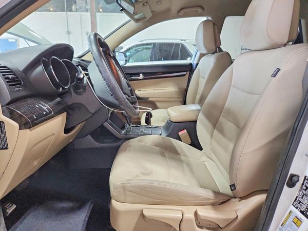 2013 KIA SORENTO Base / LX