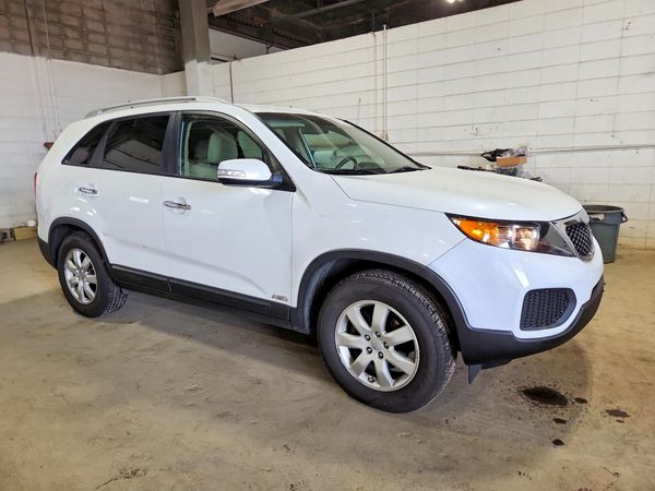 2013 KIA SORENTO Base / LX