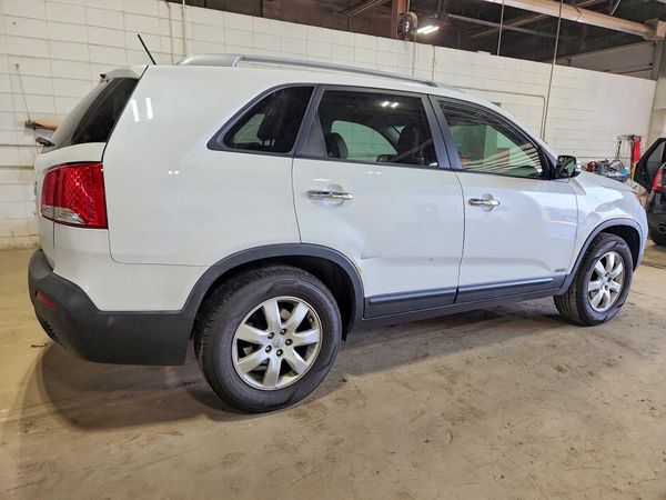 2013 KIA SORENTO Base / LX