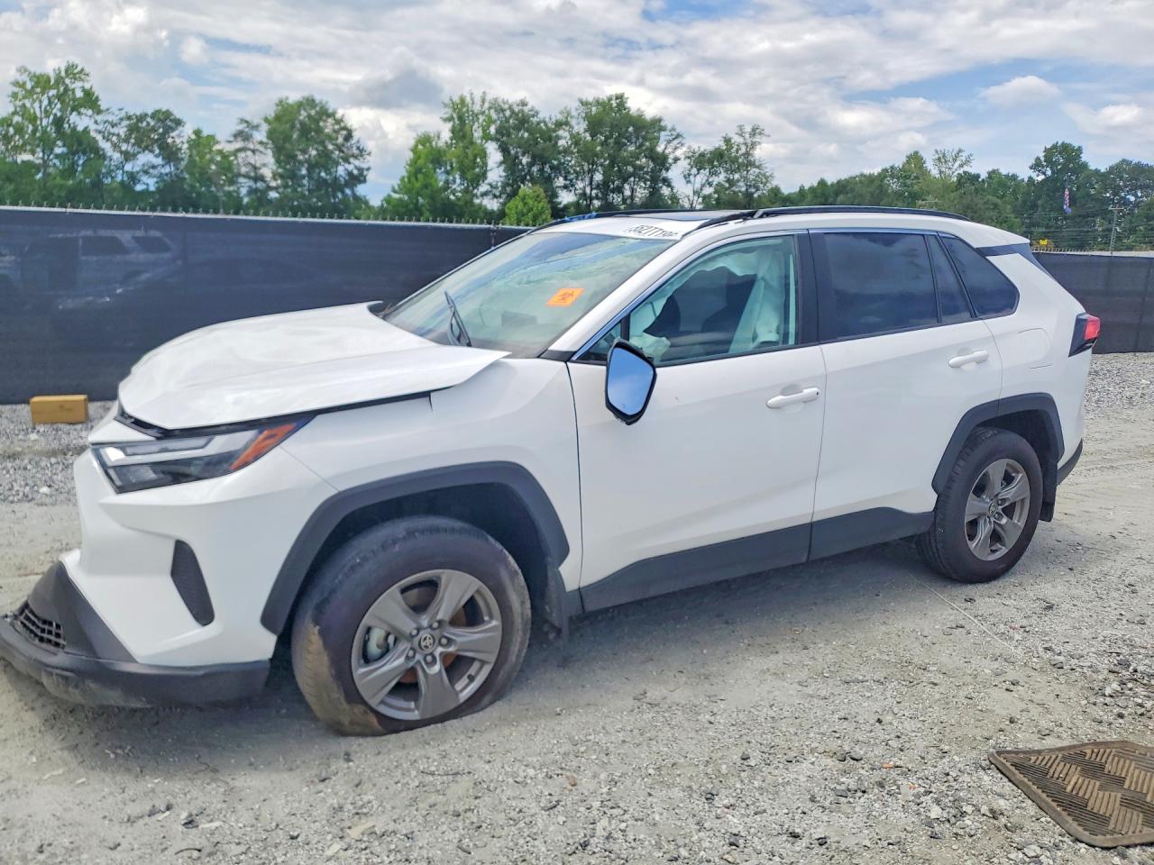 2025 TOYOTA RAV4 — Front 3/4