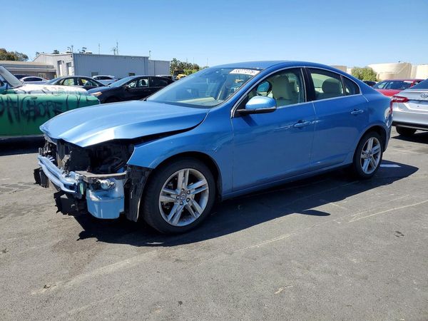 2015 VOLVO S60 Premier (non R design)