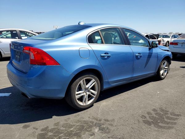 2015 VOLVO S60 Premier (non R design)