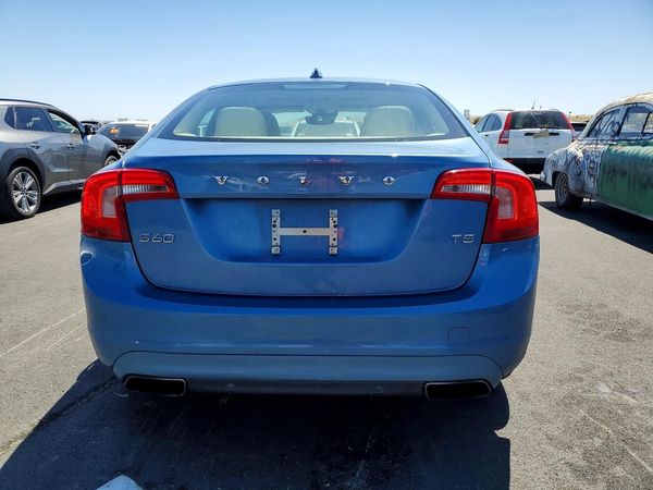 2015 VOLVO S60 Premier (non R design)