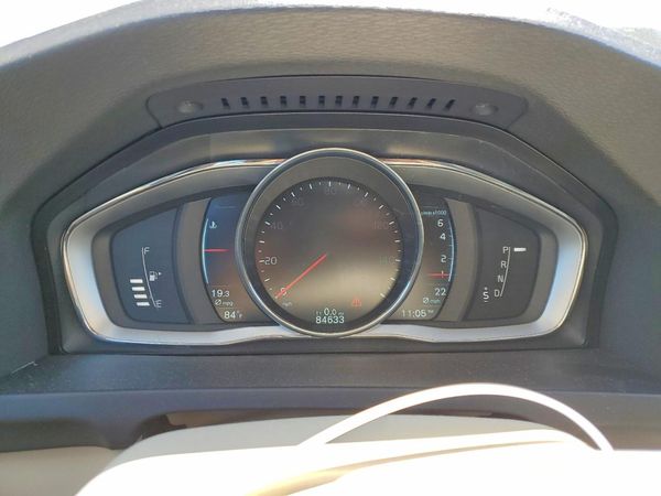 2015 VOLVO S60 Premier (non R design)