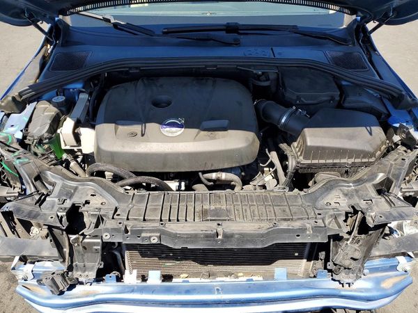 2015 VOLVO S60 Premier (non R design)