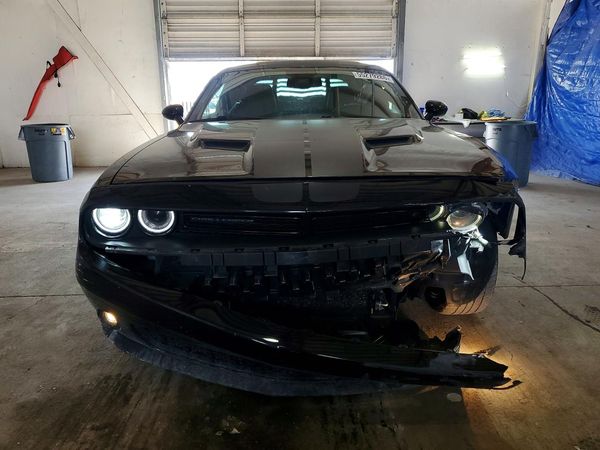2016 DODGE CHALLENGER SXT
