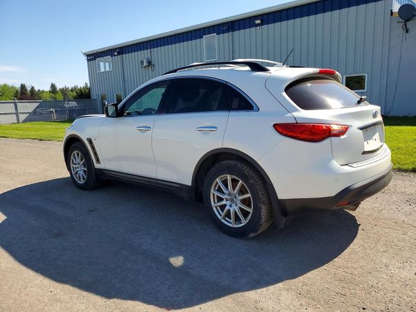 2015 INFINITI QX70