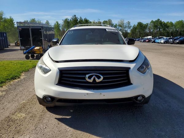2015 INFINITI QX70