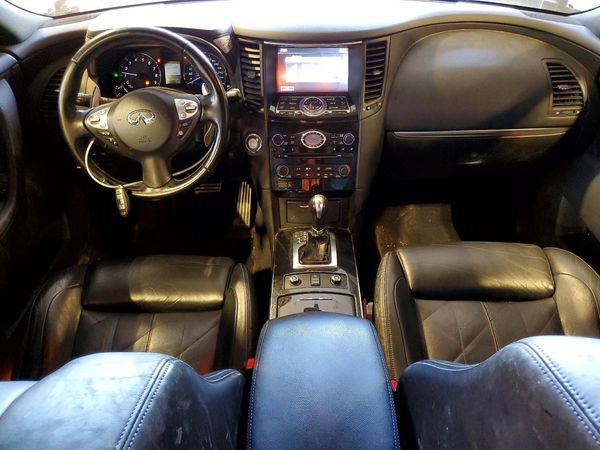 2015 INFINITI QX70