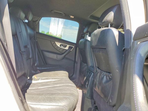 2015 INFINITI QX70