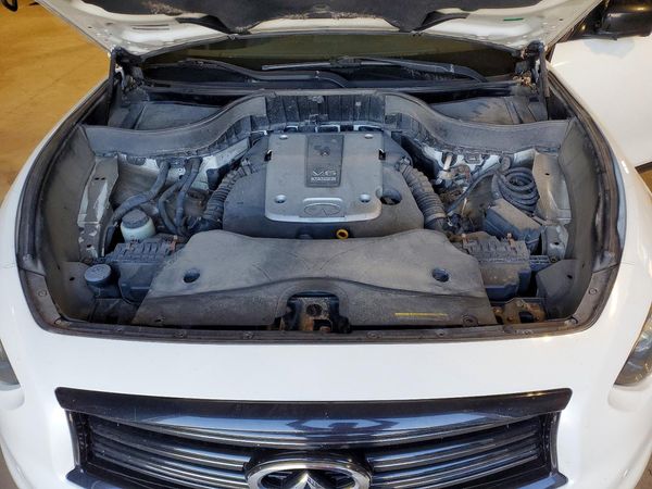 2015 INFINITI QX70