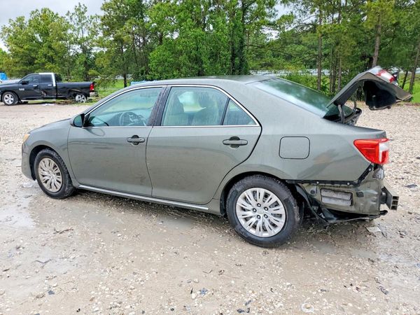 2014 TOYOTA CAMRY