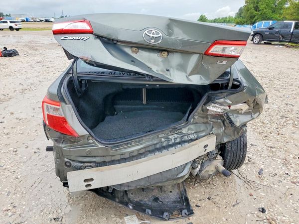 2014 TOYOTA CAMRY