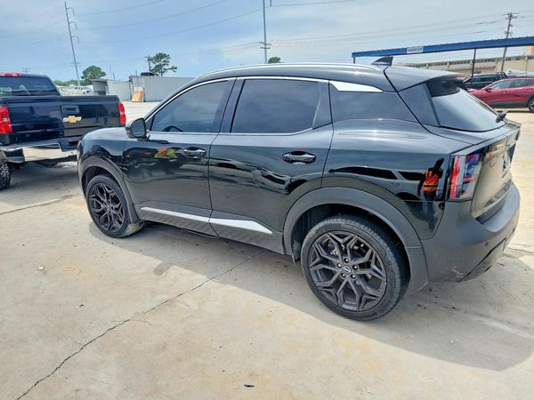 2025 NISSAN KICKS