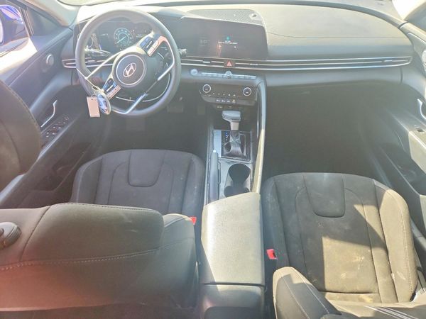 2024 HYUNDAI ELANTRA