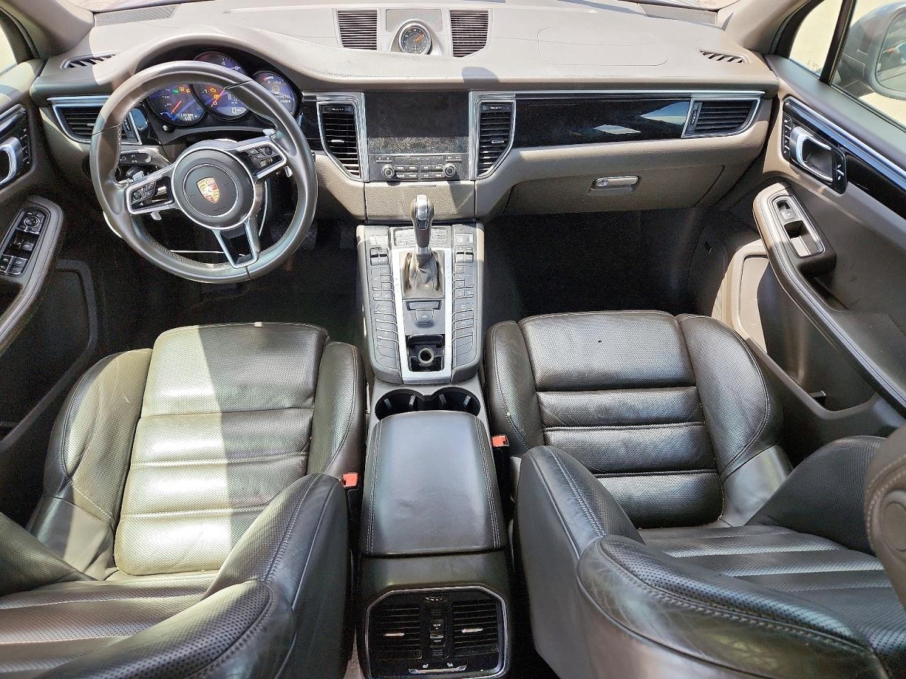 2017 PORSCHE MACAN