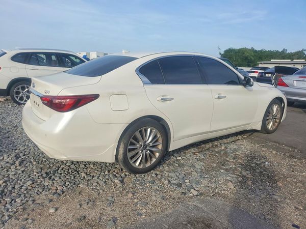 2021 INFINITI Q50 LUXE