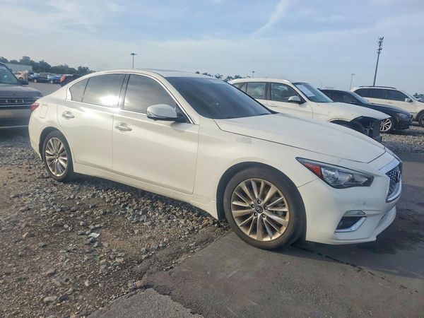 2021 INFINITI Q50 LUXE