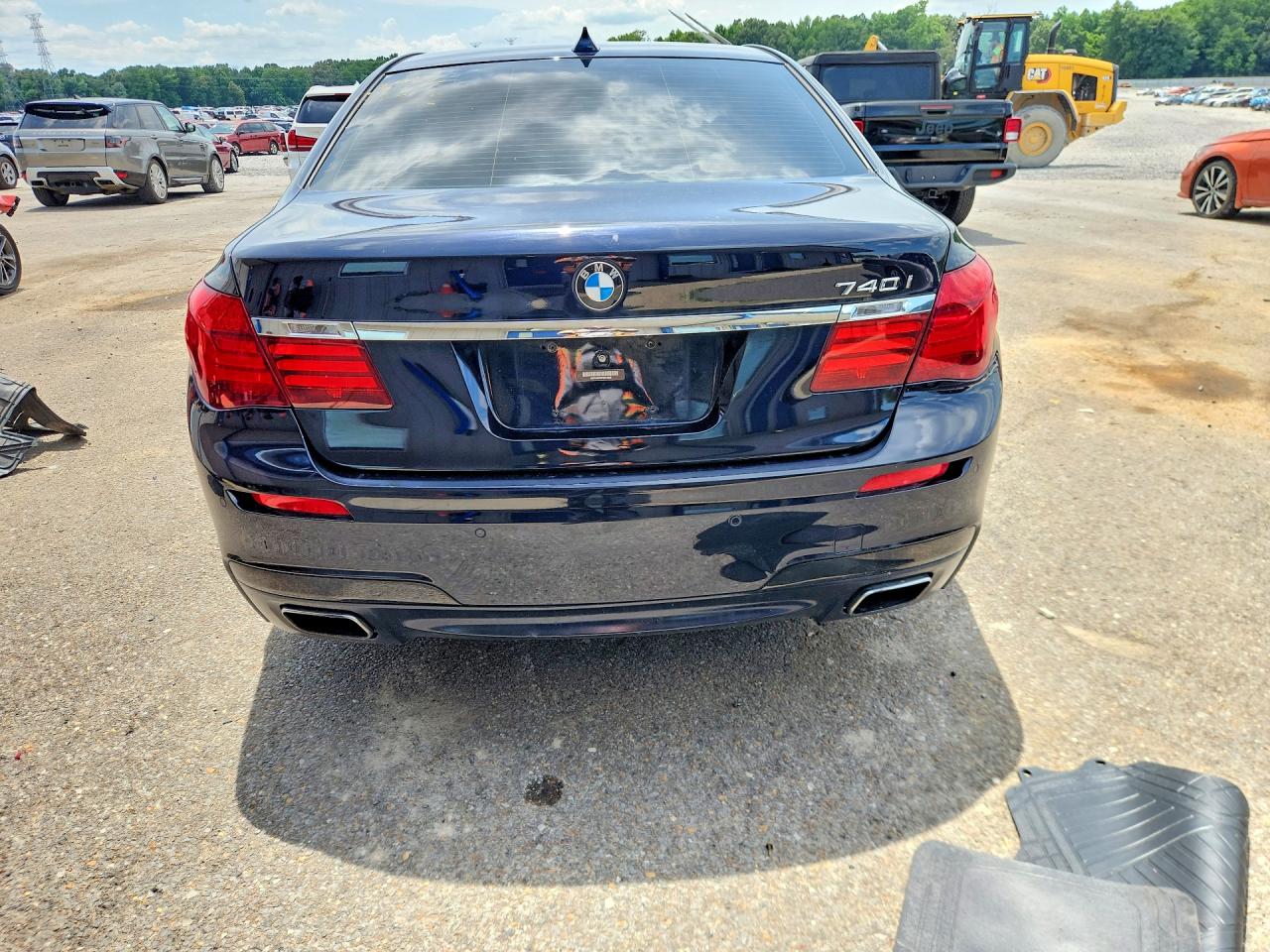 2015 BMW 740