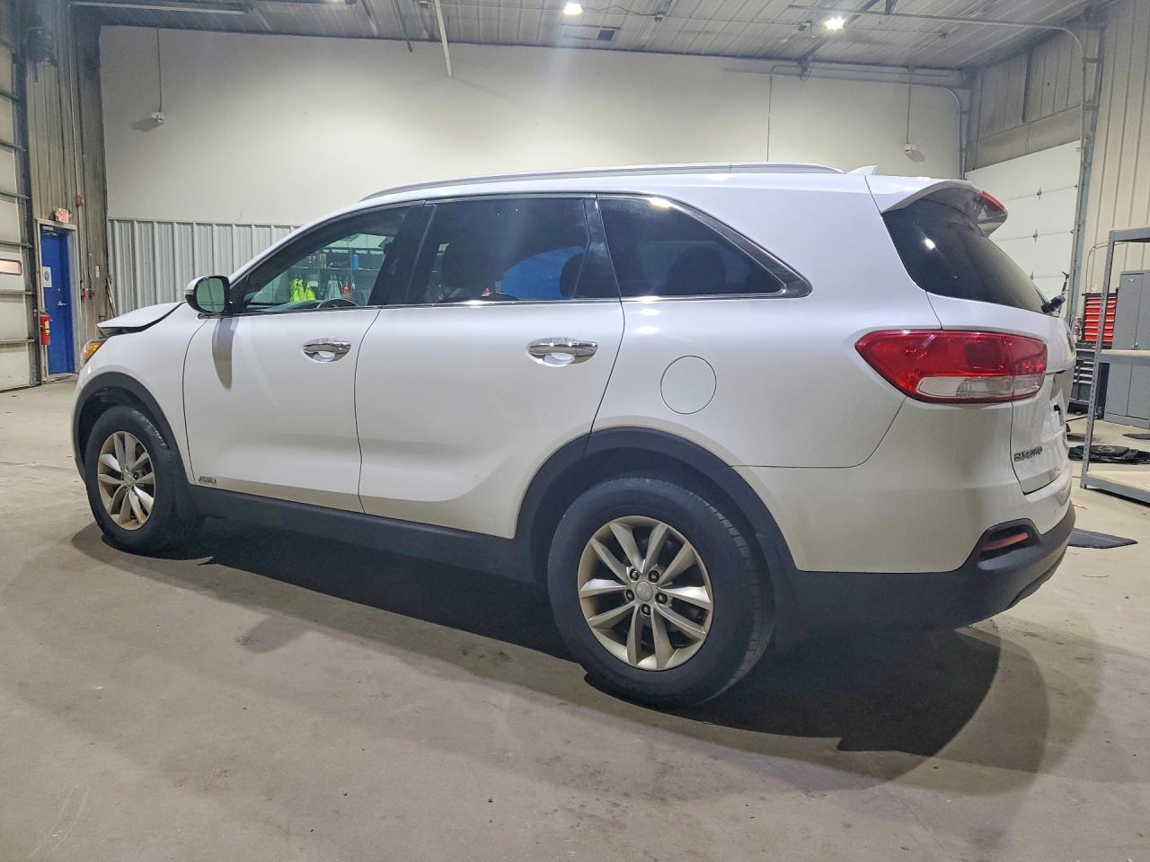 2017 KIA SORENTO L, LX