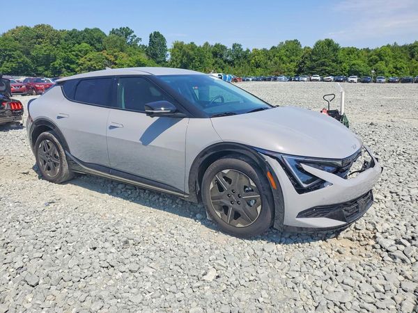 2025 KIA EV6