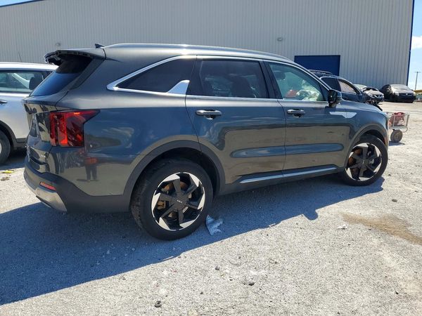 2025 KIA SORENTO