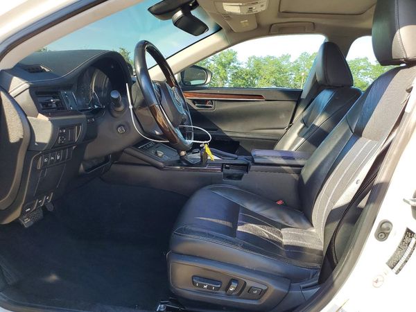 2018 LEXUS ES