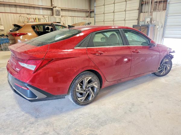 2024 HYUNDAI ELANTRA Limited