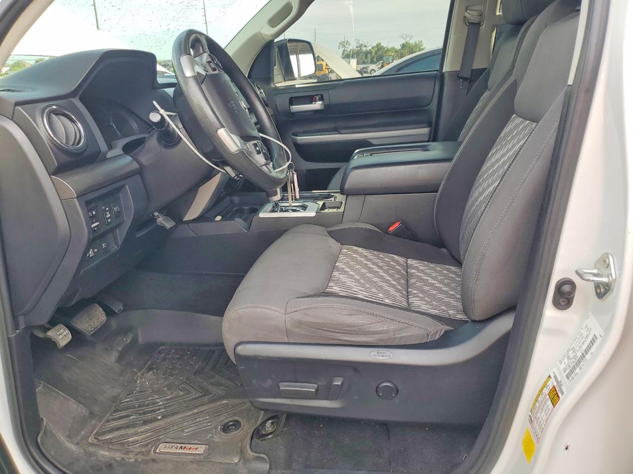 2021 TOYOTA TUNDRA SR5 grade