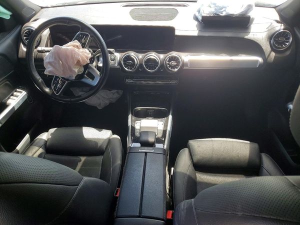 2023 MERCEDES-BENZ GLB GLB250