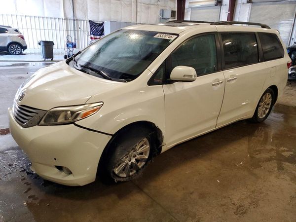 2015 TOYOTA SIENNA