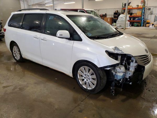 2015 TOYOTA SIENNA