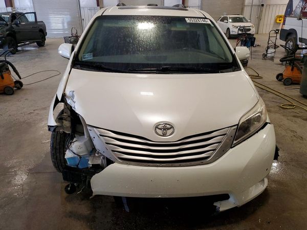2015 TOYOTA SIENNA
