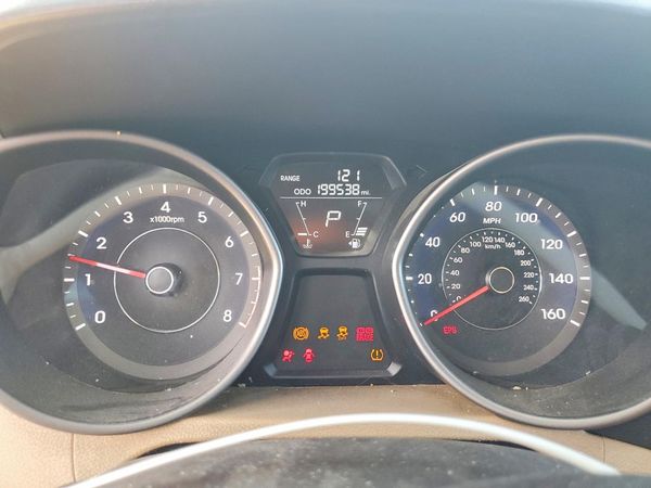 2013 HYUNDAI ELANTRA