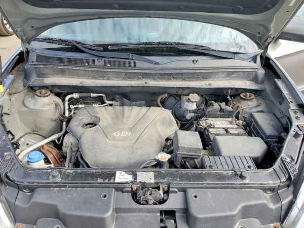 2013 KIA SOUL All Trims — Engine bay