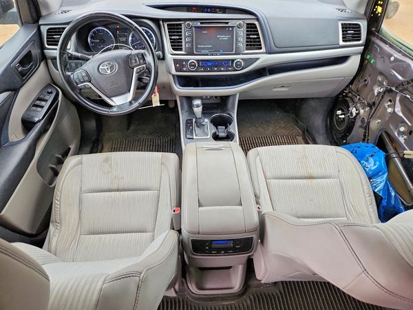 2017 TOYOTA HIGHLANDER LE/LE Plus