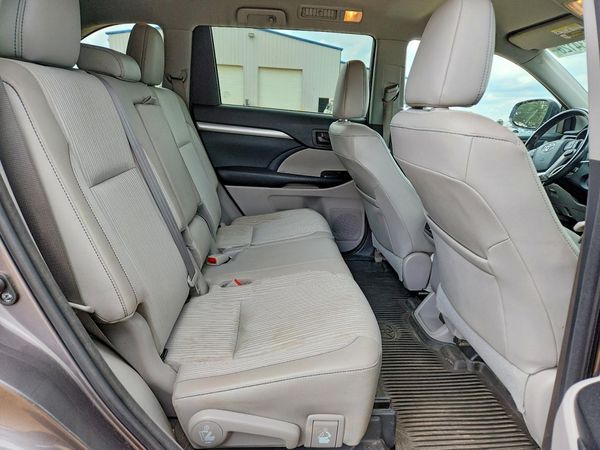2017 TOYOTA HIGHLANDER LE/LE Plus