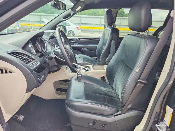 2017 DODGE GRAND CARAVAN SXT — DENT