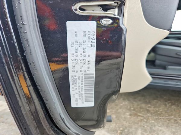 2017 DODGE GRAND CARAVAN SXT — VINS