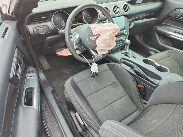 2017 FORD MUSTANG V6 Coupe