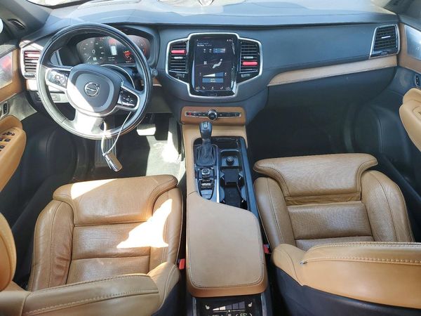 2016 VOLVO XC90