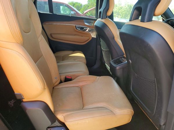2016 VOLVO XC90