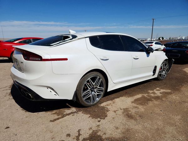 2023 KIA STINGER