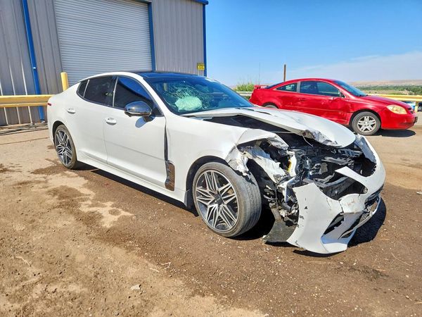 2023 KIA STINGER