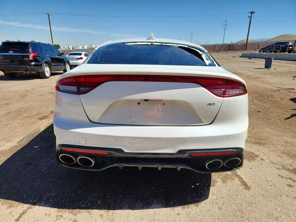 2023 KIA STINGER