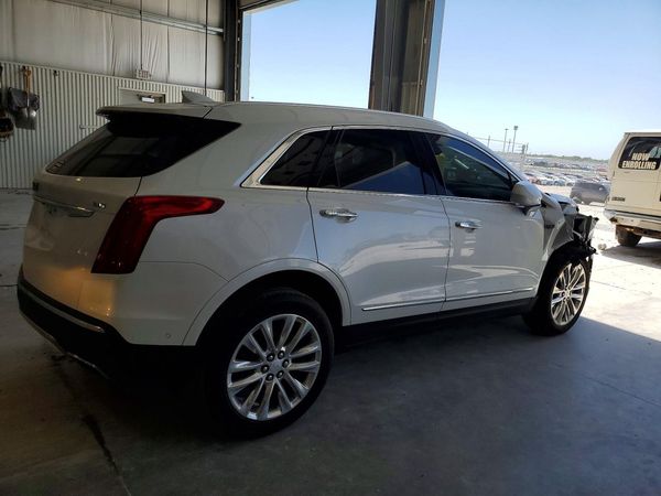 2017 CADILLAC XT5 Platinum