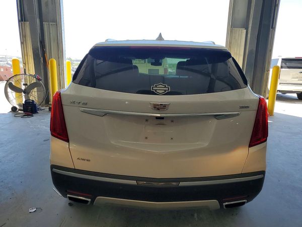 2017 CADILLAC XT5 Platinum