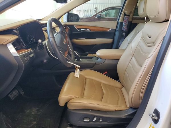 2017 CADILLAC XT5 Platinum