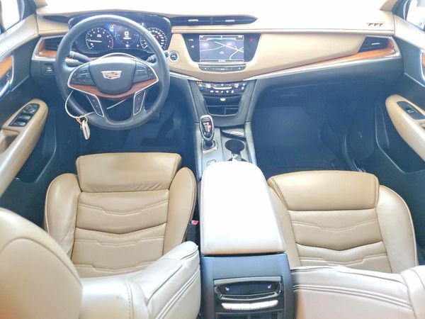 2017 CADILLAC XT5 Platinum