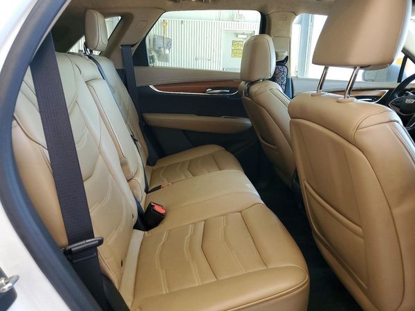 2017 CADILLAC XT5 Platinum